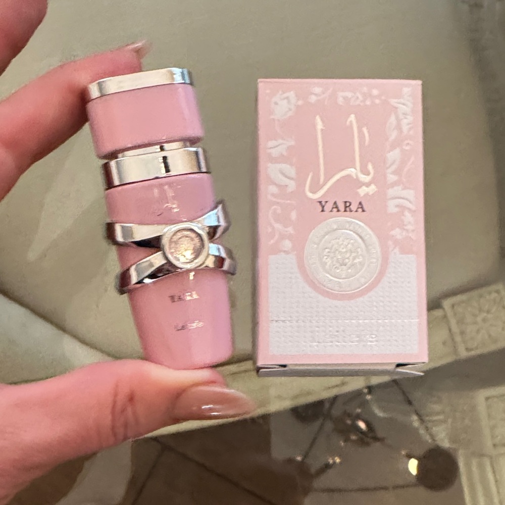 Yara Fragrance Trio - Vibrant Orange, Soft Pink, Classic White - Picture 4 of 4